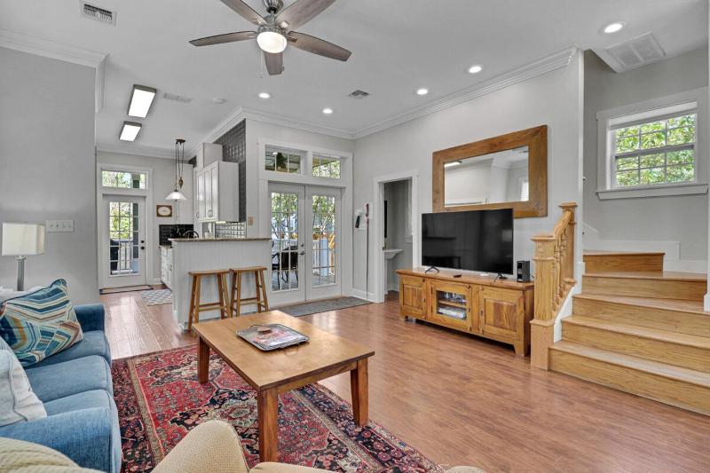 Main St Retreat 2 Homes 2 Hot Tubs On 1 Acres Sleeps 12 - image 33
