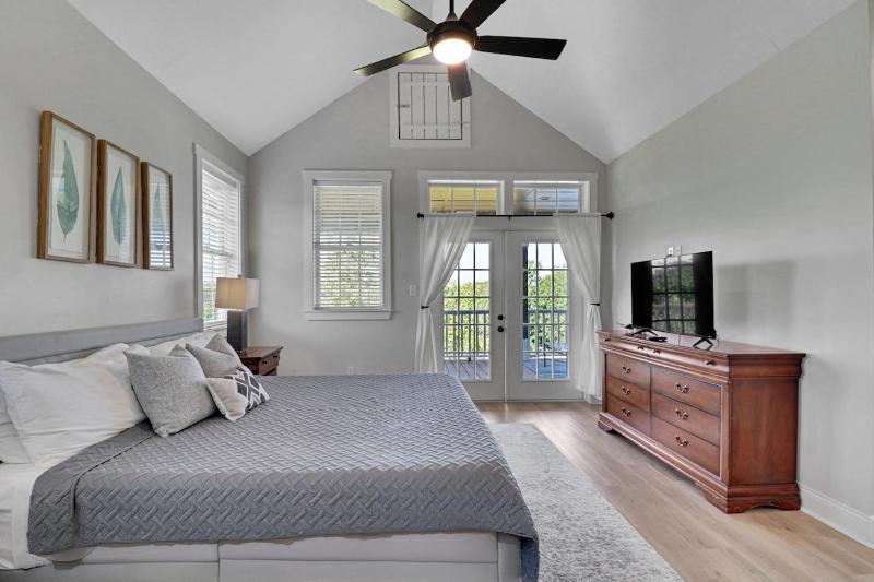 Main St Retreat 2 Homes 2 Hot Tubs On 1 Acres Sleeps 12 - image 14