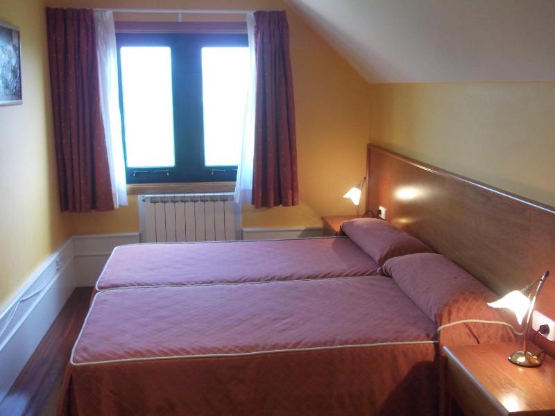 Double or Twin Room image 4