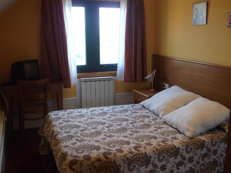 Double or Twin Room image 3
