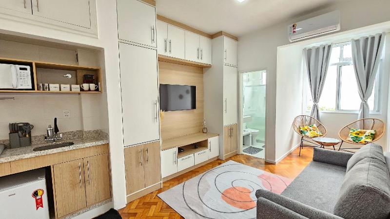 Leblon | Steps from the Beach & Dias Ferreira - image 3