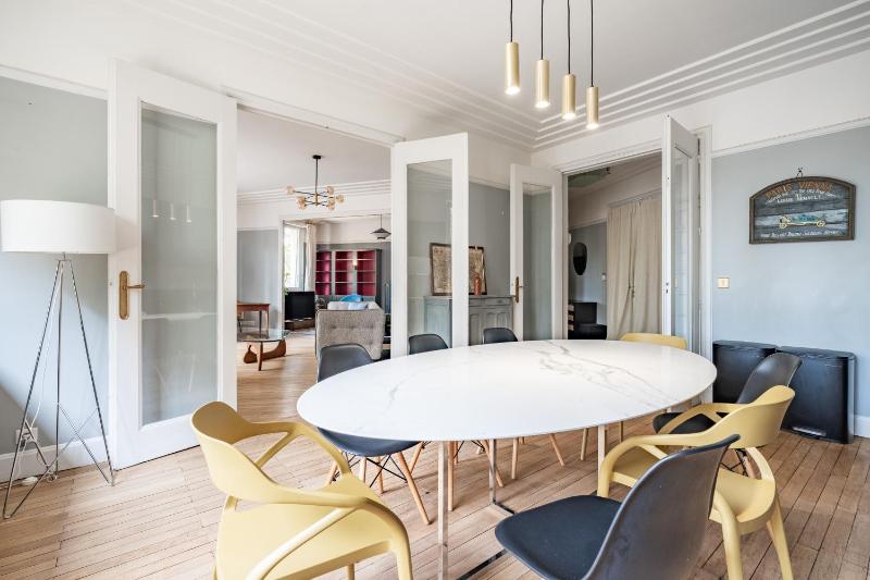 Exceptional 220 m2 apartment - image 8