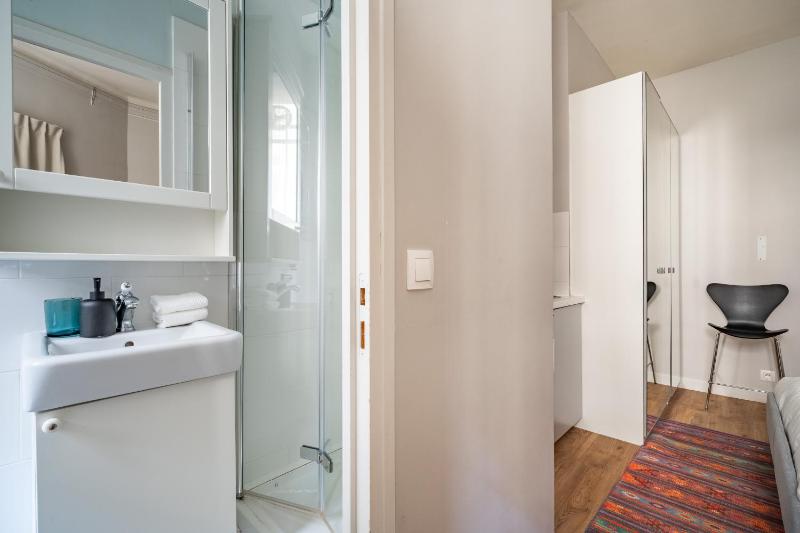Exceptional 220 m2 apartment - image 13