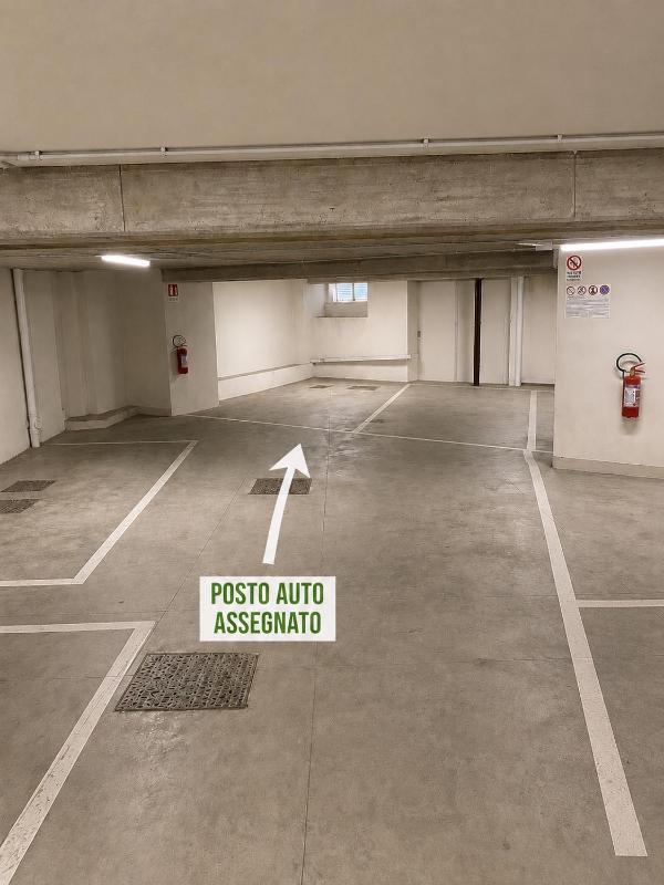 Luxury apartment + garage - image 14