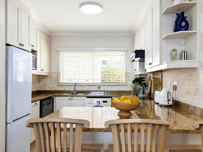 Beachfront Apartments Shakas Rock - Pebble Beach Direct Access Ocean Views - image 7