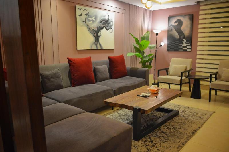 Executive Three Bedroom Apartment by Alvis Suite - Goldcrest Alfatah Mall Lahore - image 16