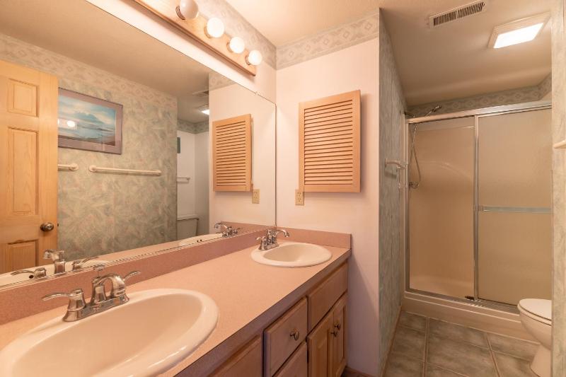 Beachcomber - Corolla Whalehead 250 Yds to Beach Ocean View Pool Hot Tub - image 10