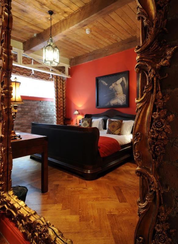 Classic King Room - Non-Smoking image 1
