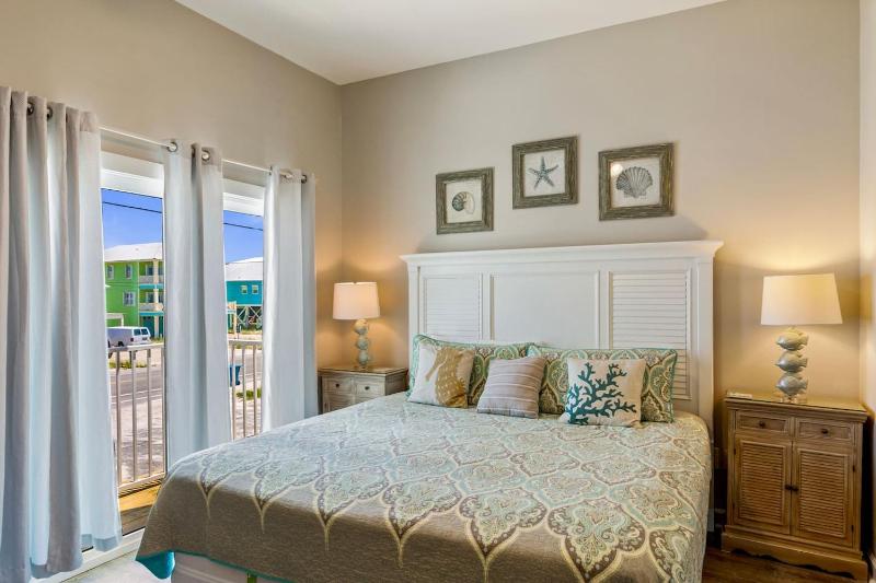 Beachfront Duplex Heated Pool Sleeps 24 - image 50
