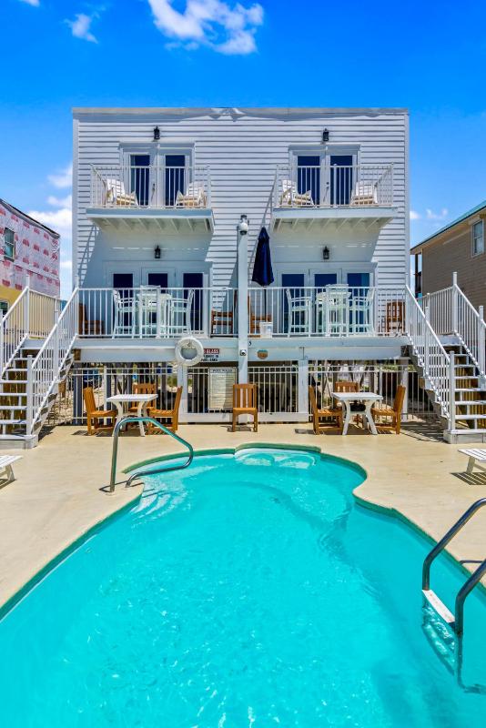 Beachfront Duplex Heated Pool Sleeps 24 - image 37