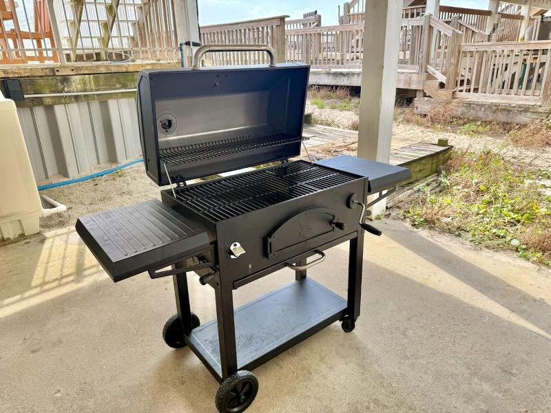 Beachfront Duplex Heated Pool Sleeps 24 - image 11