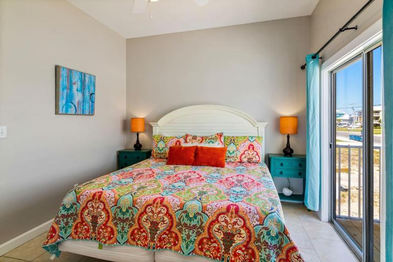 Beachfront Duplex Heated Pool Sleeps 24 - image 28