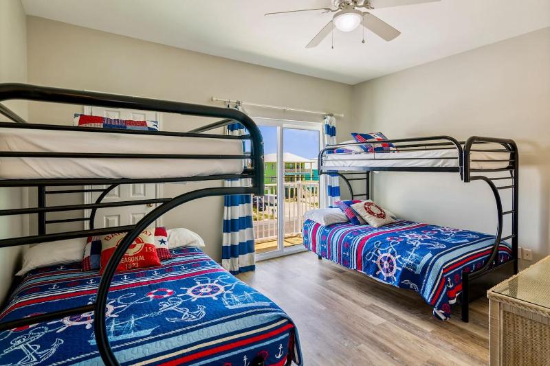Beachfront Duplex Heated Pool Sleeps 24 - image 22