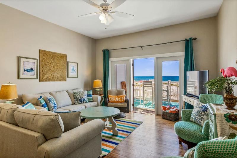 Beachfront Duplex Heated Pool Sleeps 24 - image 10