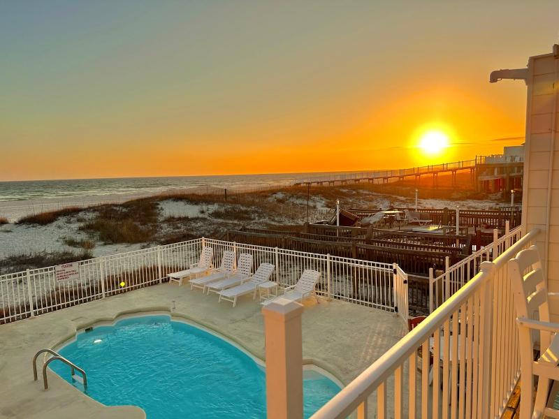 Beachfront Duplex Heated Pool Sleeps 24 - image 49