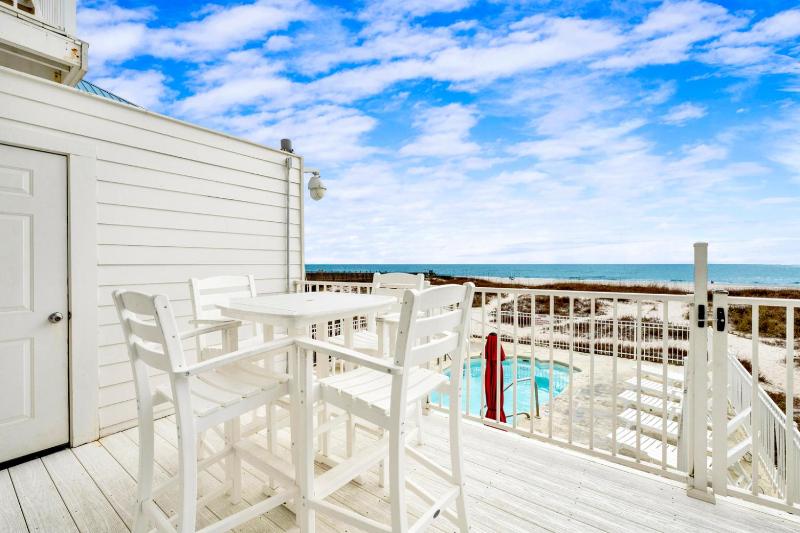 Beachfront Duplex Heated Pool Sleeps 24 - image 27