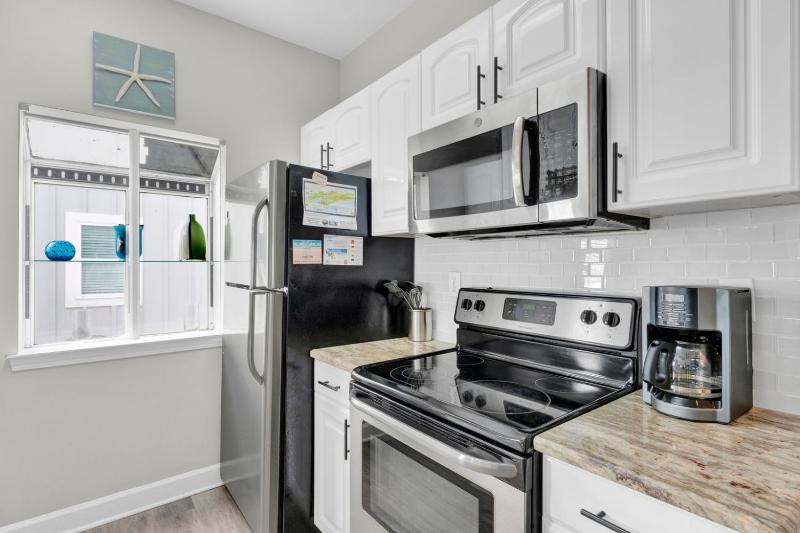 Beachfront Duplex Heated Pool Sleeps 24 - image 34