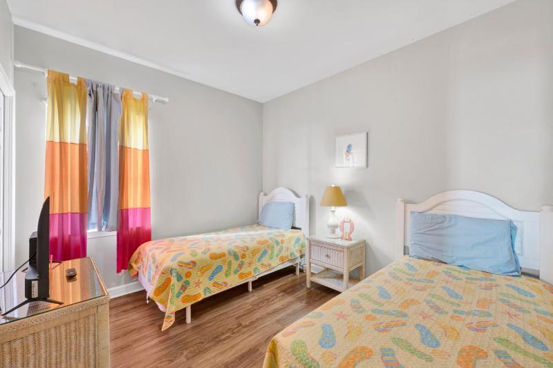 Beachfront Duplex Heated Pool Sleeps 24 - image 38