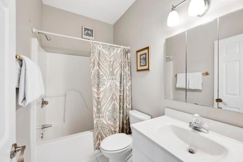 Beachfront Duplex Heated Pool Sleeps 24 - image 33