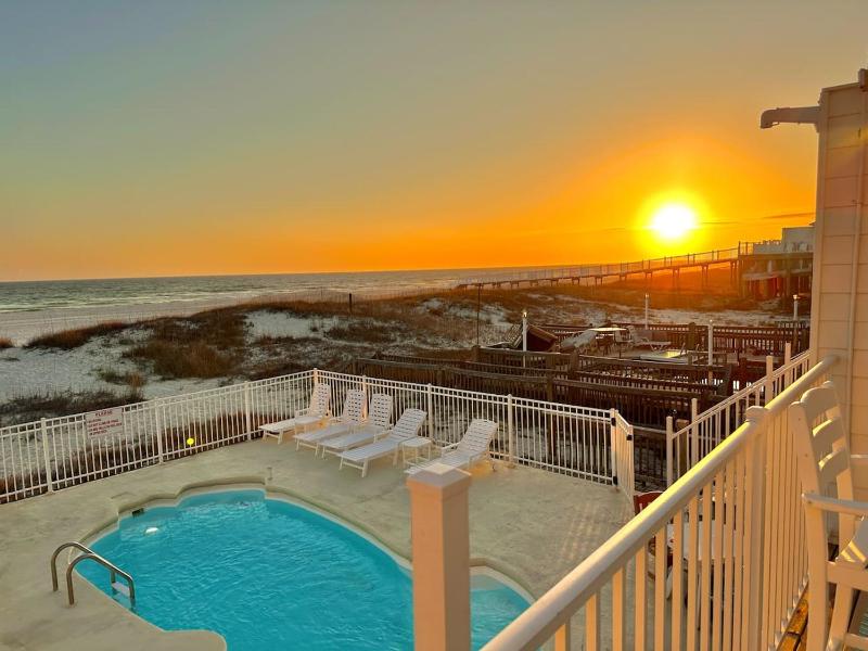 Dolphin View Duplex A Beachfront Pet Friendly - image 16