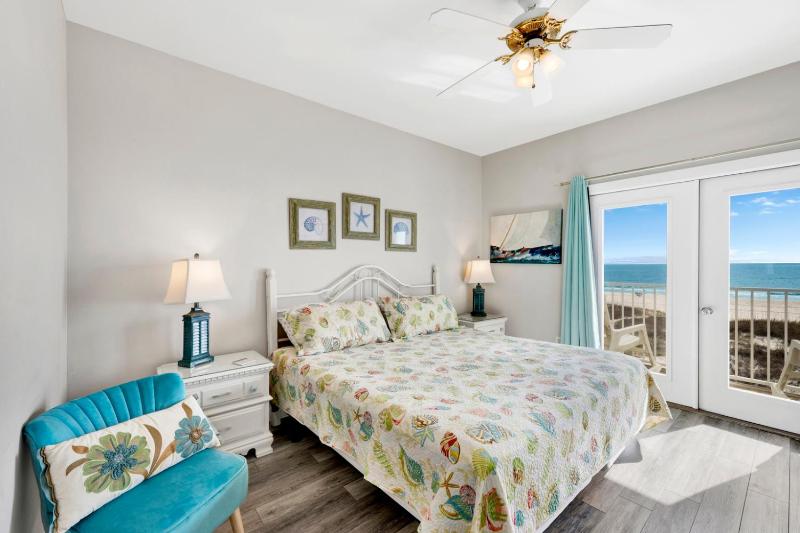 Dolphin View Duplex A Beachfront Pet Friendly - image 43