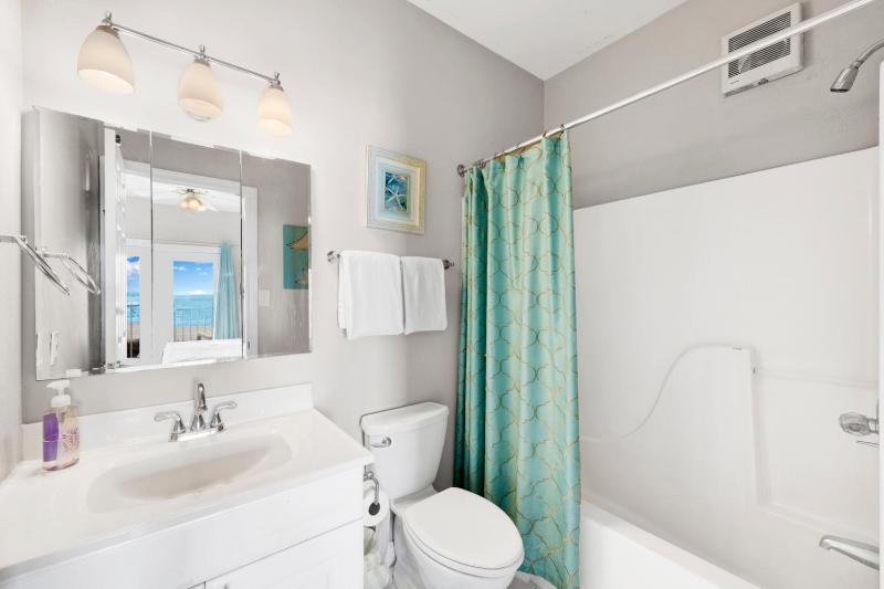 Dolphin View Duplex A Beachfront Pet Friendly - image 27