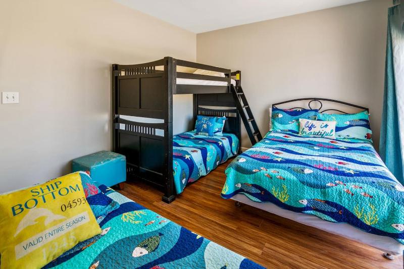 Dolphin View Beachfront Duplex B Pet Friendly - image 10