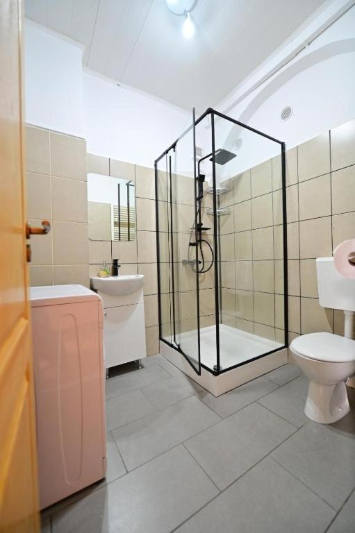 Central Square Apartments - image 16