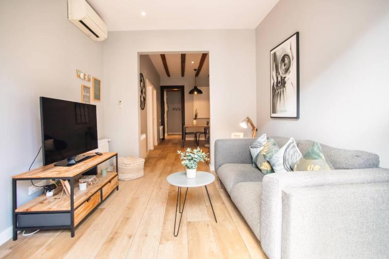 22MAL1074- 2BR and 2BH near sagrada Familia - image 16