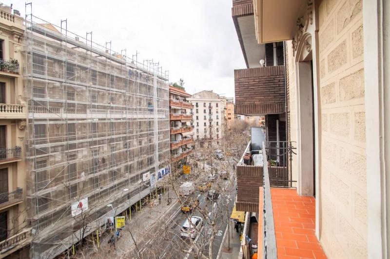 22MAL1074- 2BR and 2BH near sagrada Familia - image 8