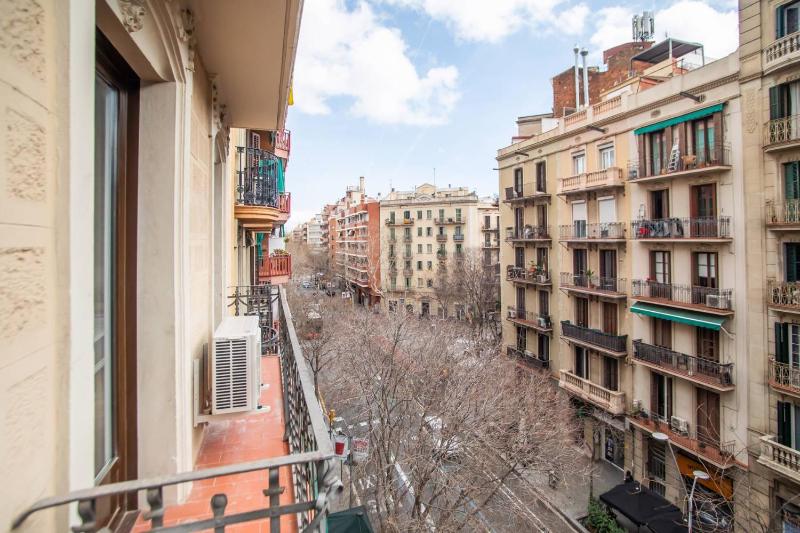 22MAL1074- 2BR and 2BH near sagrada Familia - image 6