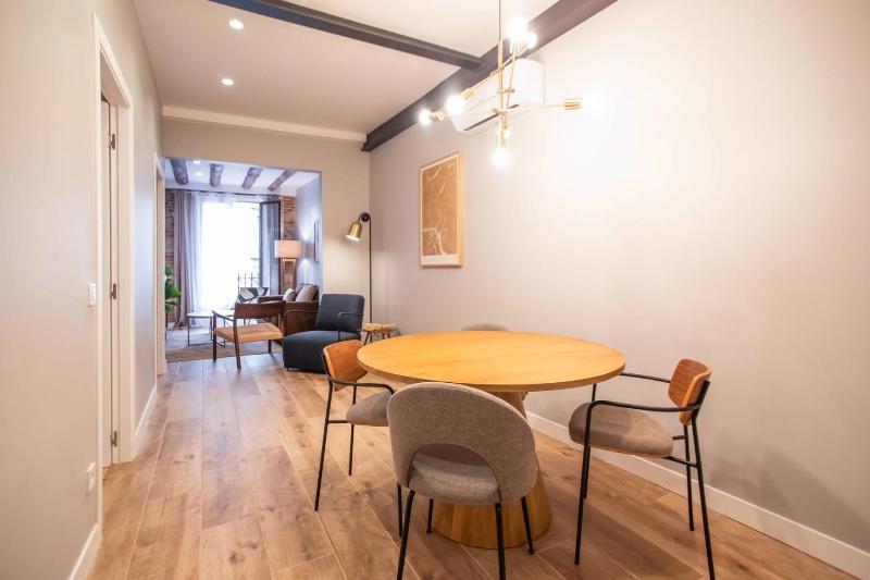 23MAL1075-Beautiful 2BR 2BH near Sagrada Familia - image 9