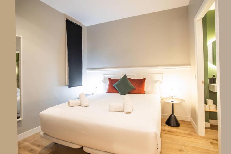 23MAL1075-Beautiful 2BR 2BH near Sagrada Familia - image 5