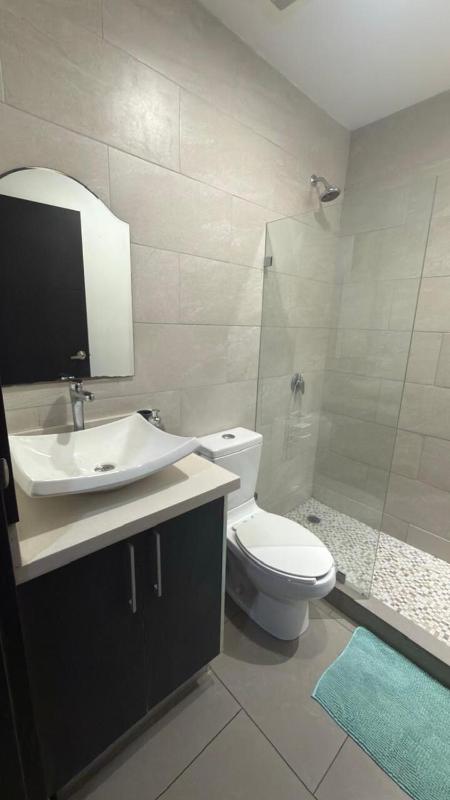 Premium apartment with city views - image 11