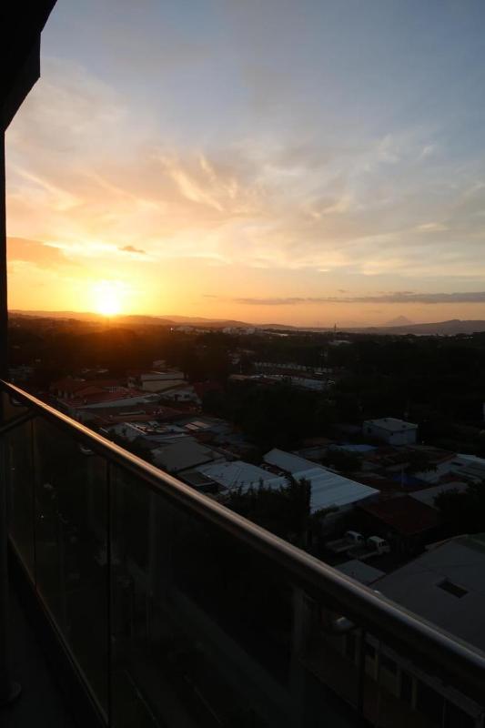 Premium apartment with city views - image 14
