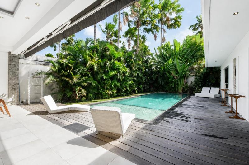 Villa Nala Tropical 3BR Oasis in Seminyak - image 35
