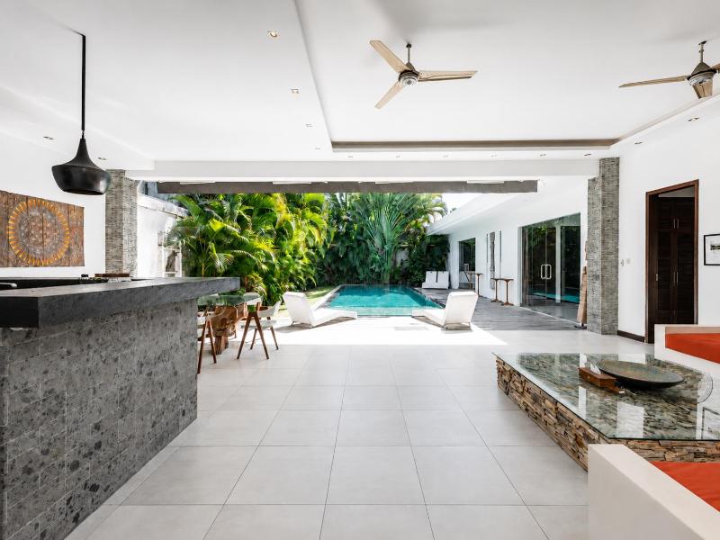 Villa Nala Tropical 3BR Oasis in Seminyak - image 4