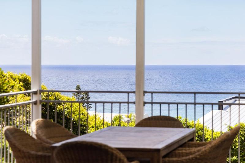 Tranquil Treetop Retreat with Pool and Ocean Views - image 4