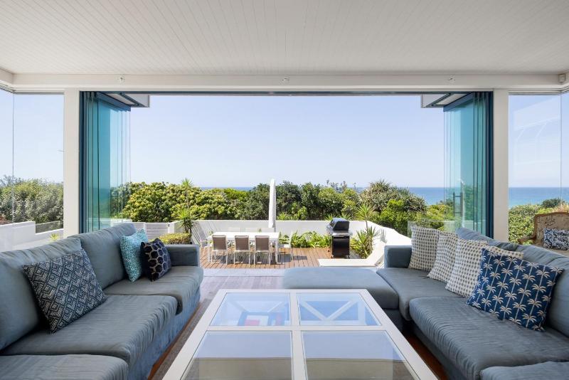 The Beach Shack: Getaway on Sunshine Beach - image 11