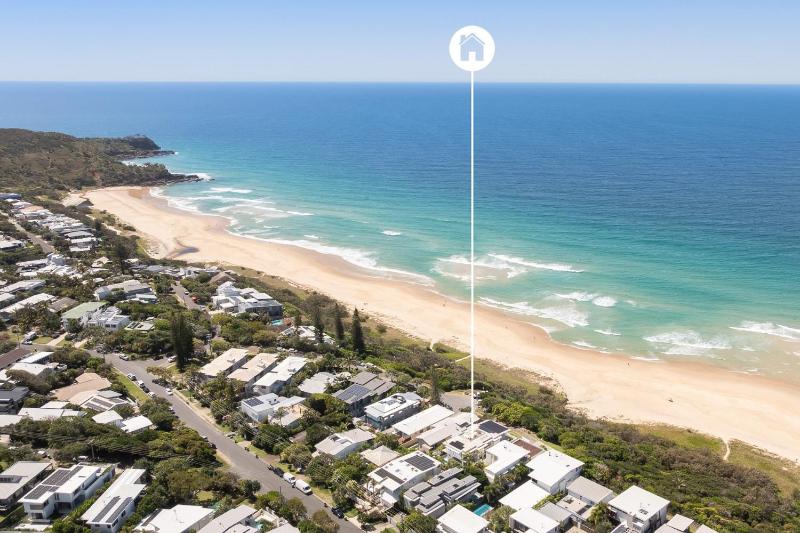 The Beach Shack: Getaway on Sunshine Beach - image 8