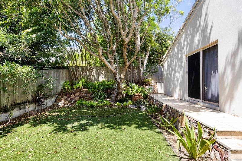 Sunshine Beach Retreat Pool Backyard - image 2