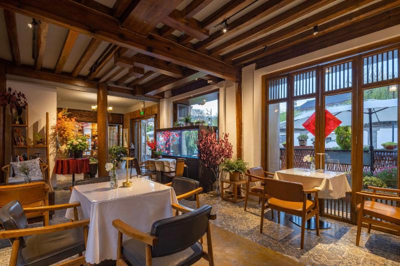 Lijiang Gone With Wind Hotel - image 49