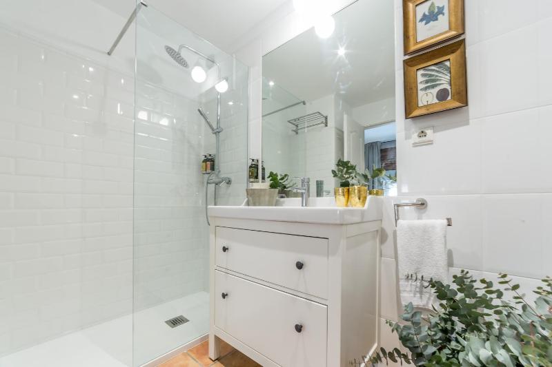 2 BEDROOM APARTMENT (6 PAX) 21,31,41 image 3