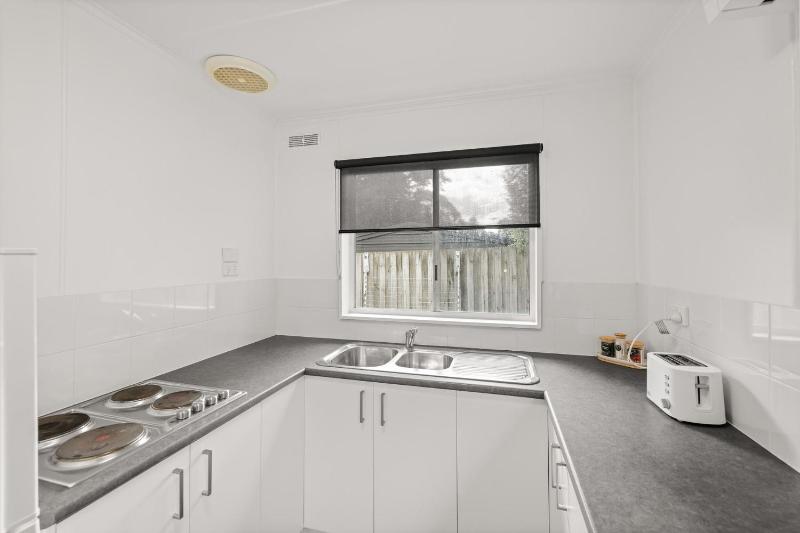 Phillip Island Cottage 4 - image 3
