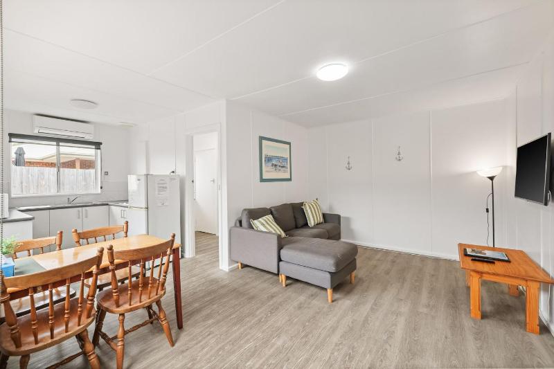 Phillip Island Cottage 3 - image 8