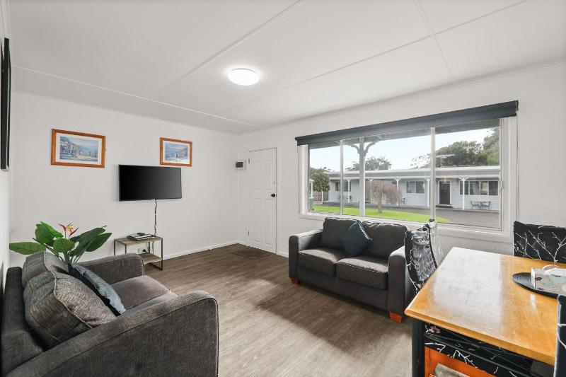 Phillip Island Cottage 2 - image 5