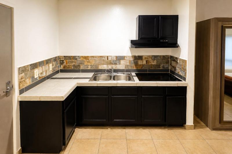 Rose Park Inn & Suites I-10 East San Antonio - image 8