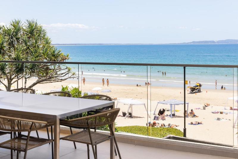 Noosa Court 6 Main Beach Gem - image 9