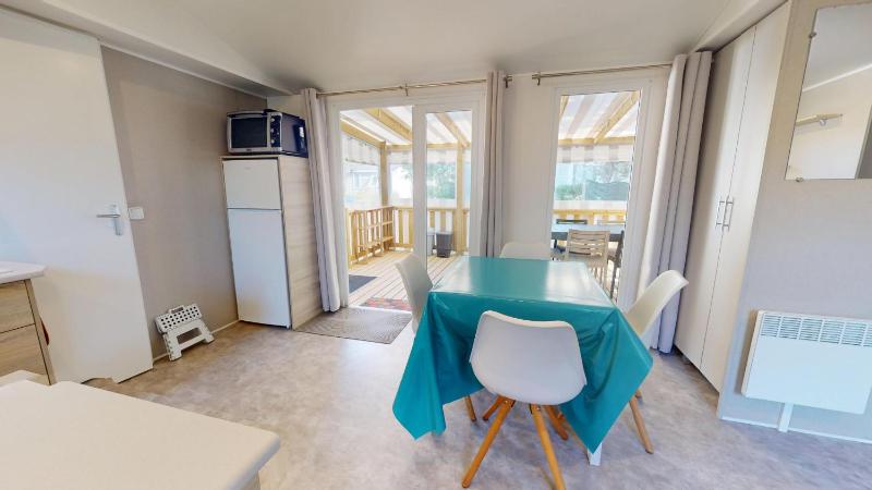 Sun & Pool - Mobil-home 3 ch terrasse et piscine - image 12