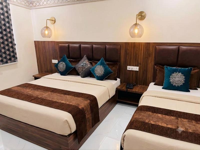 4Everstayz By Premium FineShelter Agra Near Taj Mahal - image 5